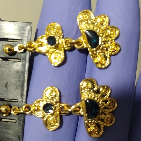 Women's Stylish Gold-tone Designed Green Color Stone Drop Dangle Earrings,1.5" - Picture 3 of 5